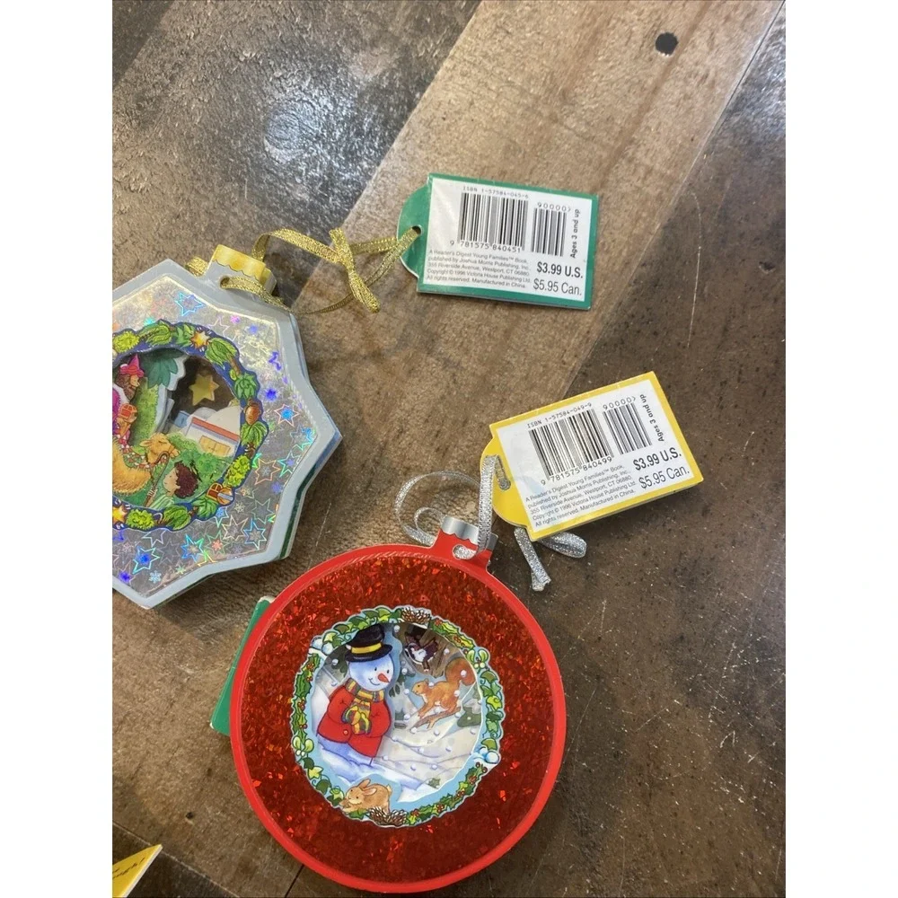 Lot of 3 Vintage Christmas Books 2 Ornaments Window 1996 & 2000 Santa‎ Backpack